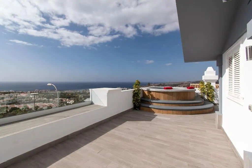 Villa Skylight. Wonderful 6 Bedroom Villa. أذيخي