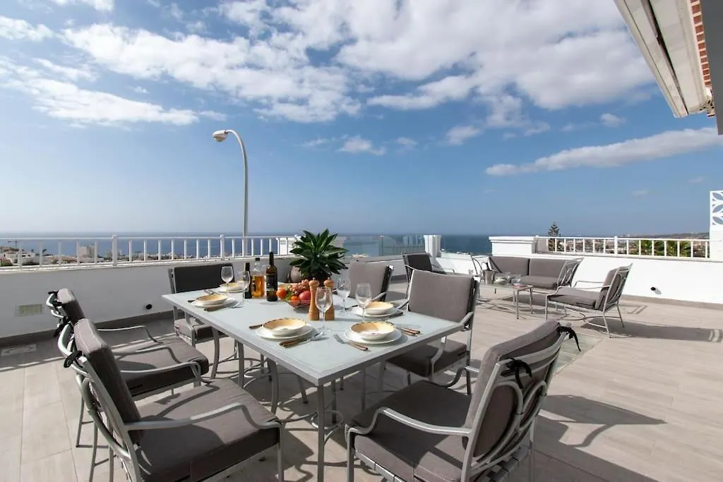 Villa Skylight. Wonderful 6 Bedroom Villa. أذيخي