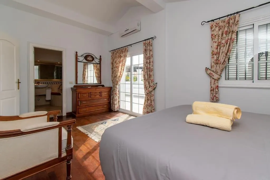 Villa Skylight. Wonderful 6 Bedroom Villa. Costa Adeje  0*, Costa Adeje (Tenerife)