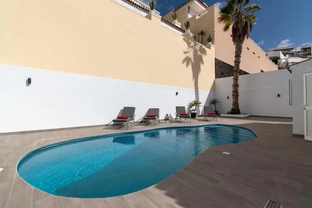 Villa Skylight. Wonderful 6 Bedroom Villa. أذيخي