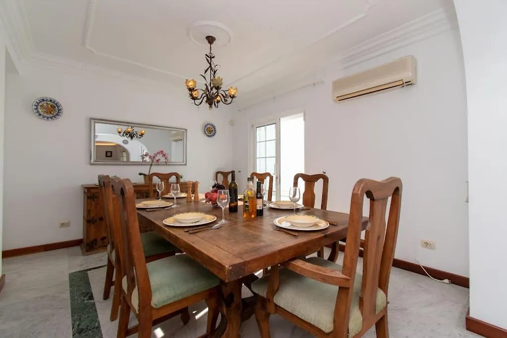 Villa Skylight. Wonderful 6 Bedroom Villa. أذيخي 0*,  إسبانيا