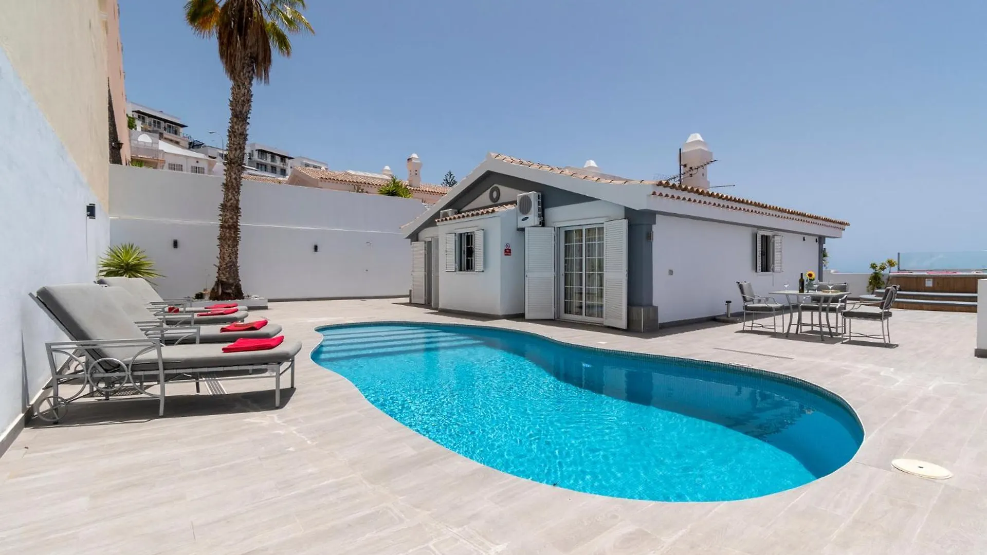Villa Skylight. Wonderful 6 Bedroom Villa. أذيخي 0*,  إسبانيا