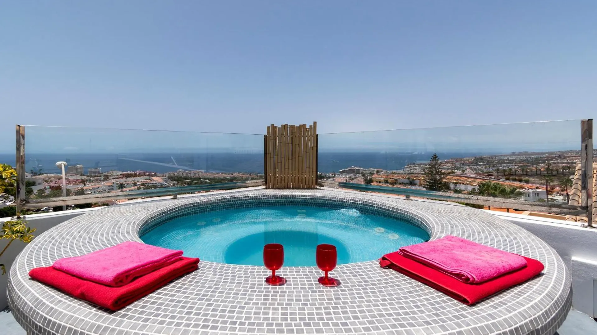 Villa Skylight. Wonderful 6 Bedroom Villa. أذيخي
